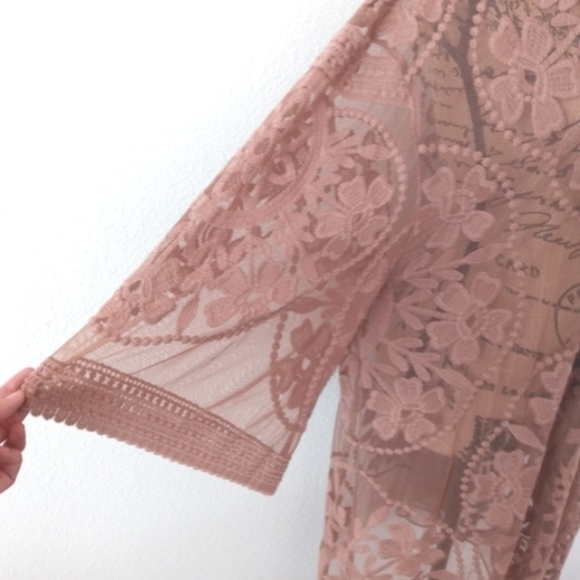 Umgee Mocha Floral Lace Kimono - Picture 3 of 7